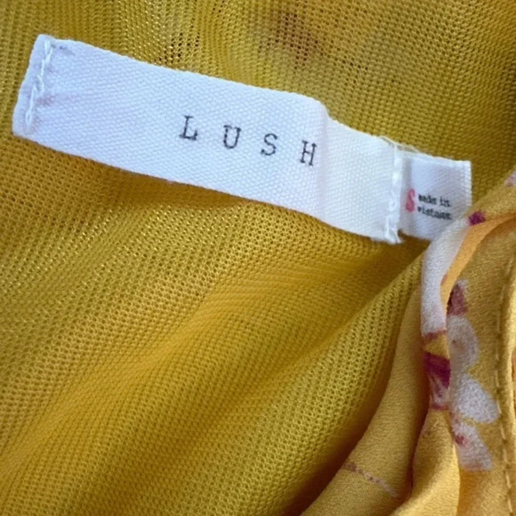 Lush Dress Women’s Size S Yellow Floral V Neck Pullover Floral Dress Sle… - Picture 6 of 6
